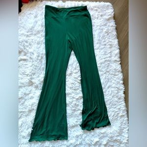 Brand new green ribbed flared yoga